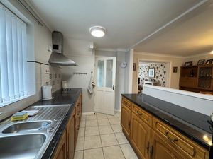 KITCHEN- click for photo gallery